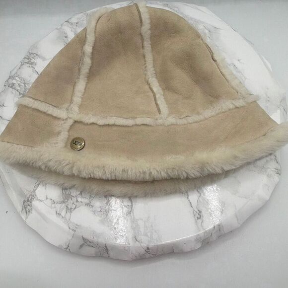 UGG AUSTRALIA Beige Shearling Sheepskin Bucket Hat main image 4